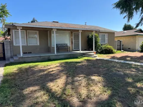 2709 Dracena St, Bakersfield, CA 93304
