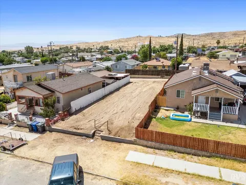 213 Philippine St, Taft, CA 93268 photo 8