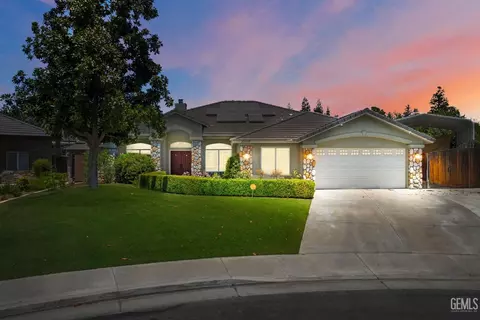 10100 Keeneland Ct, Bakersfield, CA 93312