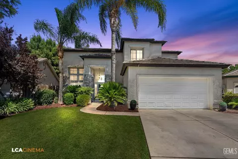 522 Lewisham St, Bakersfield, CA 93311