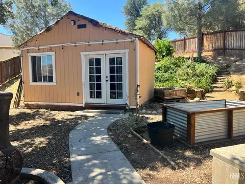 21316 Carriage Dr, Tehachapi, CA 93561 photo 6