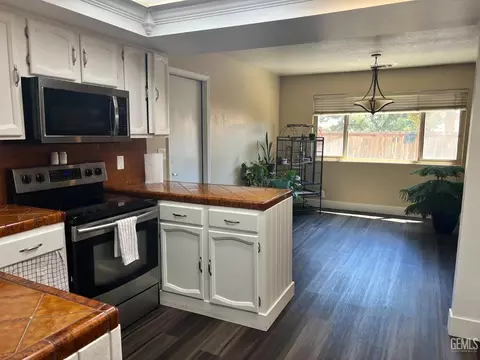 21316 Carriage Dr, Tehachapi, CA 93561 photo 10