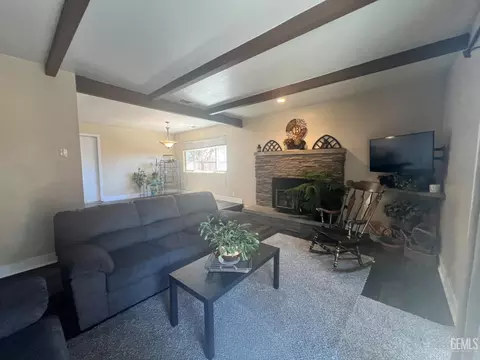 21316 Carriage Dr, Tehachapi, CA 93561 photo 13