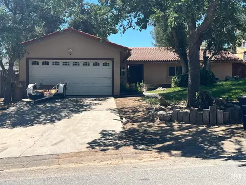 21316 Carriage Dr, Tehachapi, CA 93561 photo 1