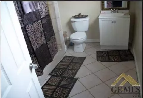 227 E Belle Ter, Bakersfield, CA 93307 photo 2
