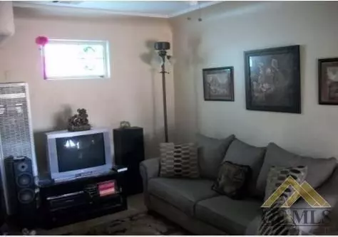 227 E Belle Ter, Bakersfield, CA 93307 photo 6