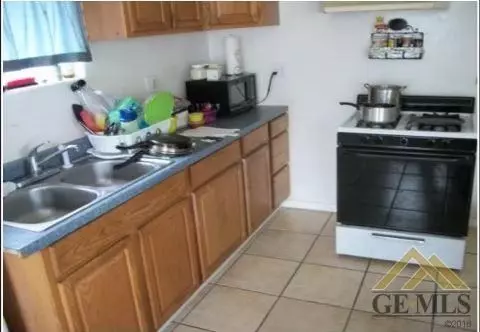 227 E Belle Ter, Bakersfield, CA 93307 photo 3