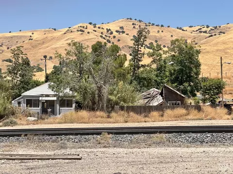28037 J St, Caliente, CA 93518 photo 1