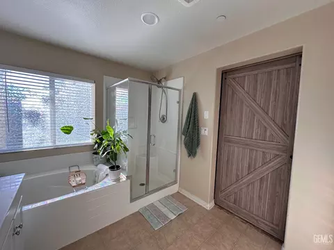 6810 Trejo Dr, Bakersfield, CA 93313 photo 26