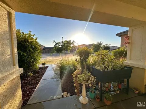 6810 Trejo Dr, Bakersfield, CA 93313 photo 7