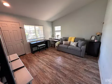 6810 Trejo Dr, Bakersfield, CA 93313 photo 11