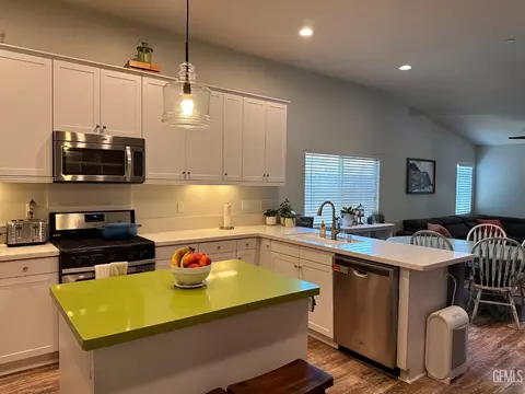 6810 Trejo Dr, Bakersfield, CA 93313 photo 14