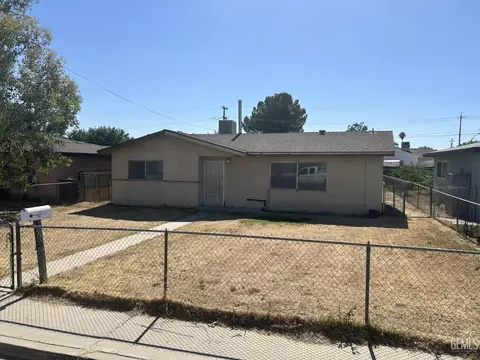136 Ross St, Bakersfield, CA 93307