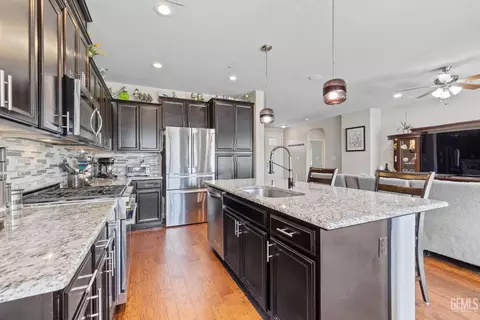 Kitchen - 9012 Ribston Ave, Bakersfield, CA 93312 photo 3 of 6