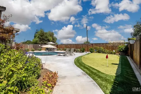 Exterior - 9012 Ribston Ave, Bakersfield, CA 93312 photo 7 of 10