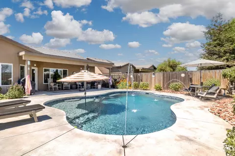 Exterior - 9012 Ribston Ave, Bakersfield, CA 93312 photo 9 of 10