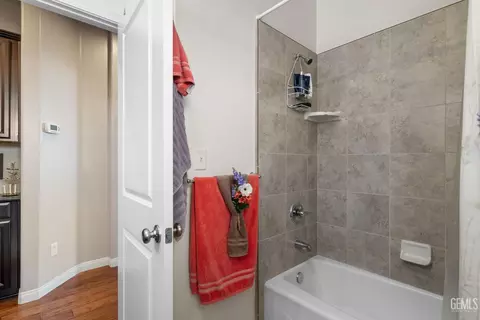 Bath - 9012 Ribston Ave, Bakersfield, CA 93312 photo 1 of 1