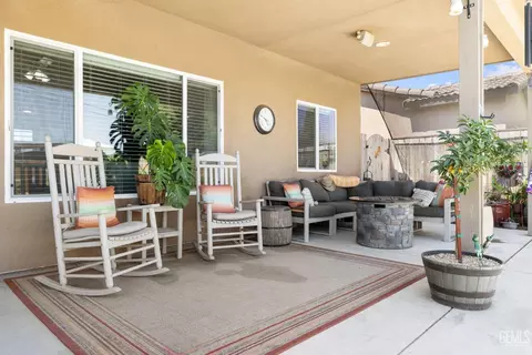Exterior - 9012 Ribston Ave, Bakersfield, CA 93312 photo 4 of 10