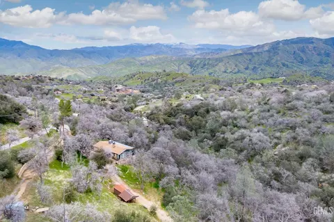 29004 Bear Mountain Rd, Keene, CA 93531