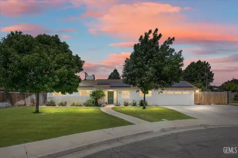 3012 Joshua Ct, Bakersfield, CA 93301