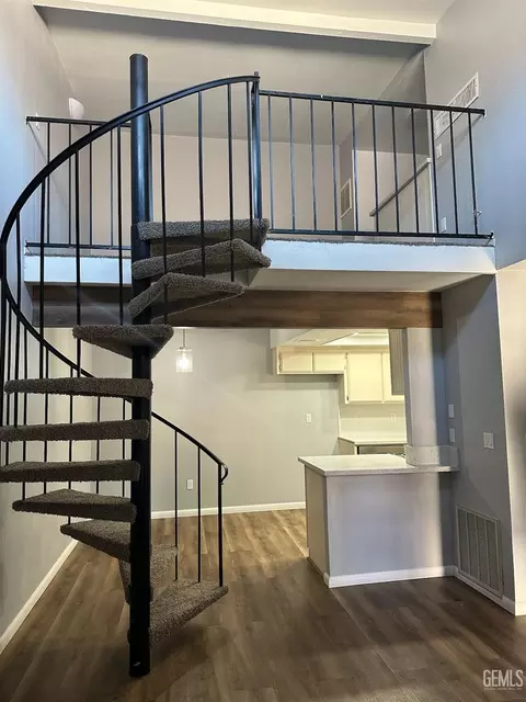 5301 Dunsmuir Rd #4, Bakersfield, CA 93309