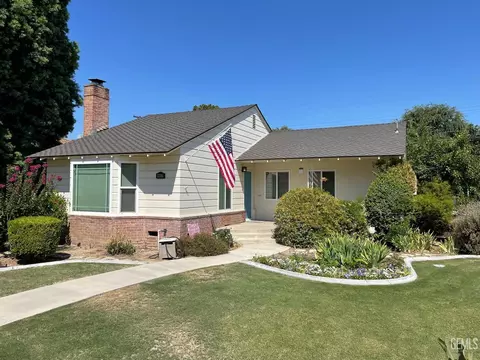Exterior - 2537 Pine St, Bakersfield, CA 93301 photo 7 of 10