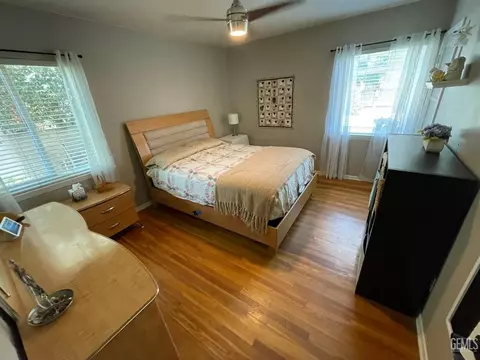 Bedroom - 2537 Pine St, Bakersfield, CA 93301 photo 3 of 4