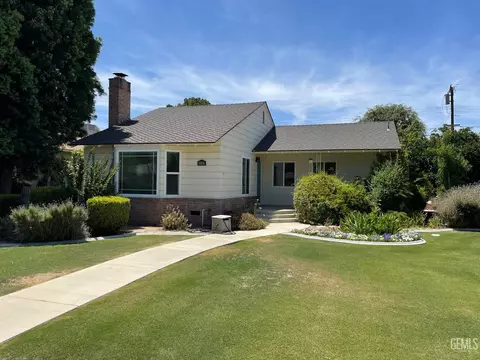 Exterior - 2537 Pine St, Bakersfield, CA 93301 photo 2 of 10