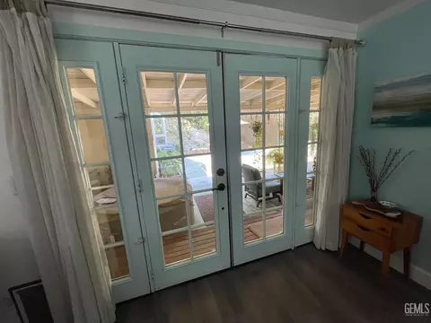 Entry Way - 2537 Pine St, Bakersfield, CA 93301 photo 2 of 2