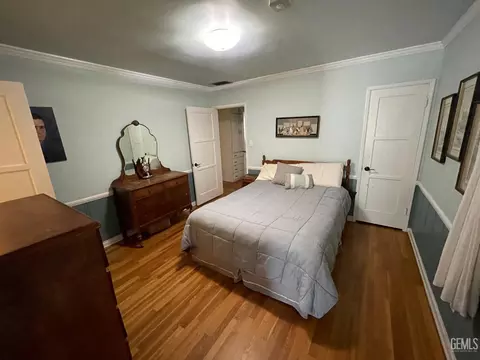 Bedroom - 2537 Pine St, Bakersfield, CA 93301 photo 1 of 4
