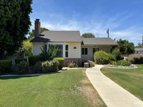 Exterior - 2537 Pine St, Bakersfield, CA 93301 photo 1 of 10