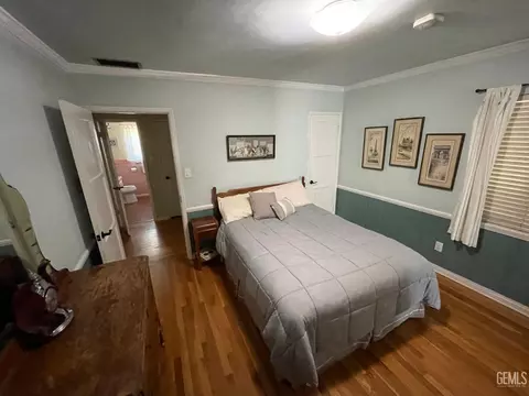 Bedroom - 2537 Pine St, Bakersfield, CA 93301 photo 2 of 4