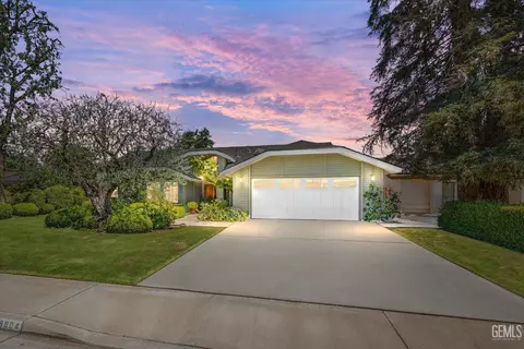 8004 Sutherland Dr, Bakersfield, CA 93309