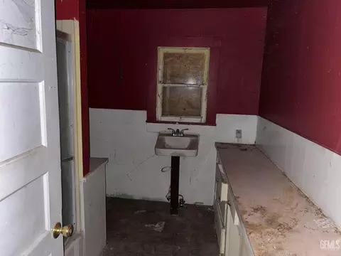 207 Adams St, Taft, CA 93268 photo 7