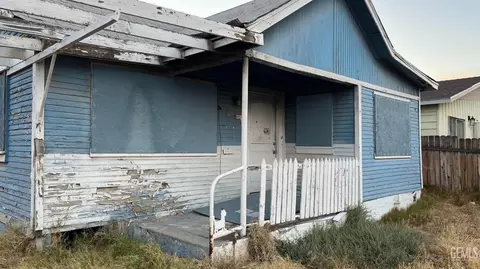 207 Adams St, Taft, CA 93268 photo 2