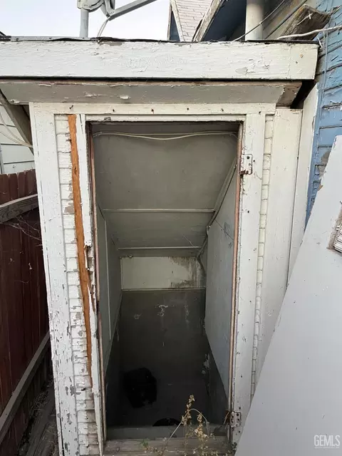 207 Adams St, Taft, CA 93268 photo 5