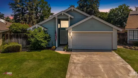 7138 Hanover Cir, Bakersfield, CA 93309