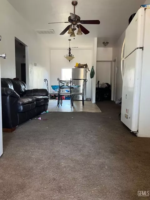 Entry Way - 205 Crystal St, Taft, CA 93268 photo 2 of 2