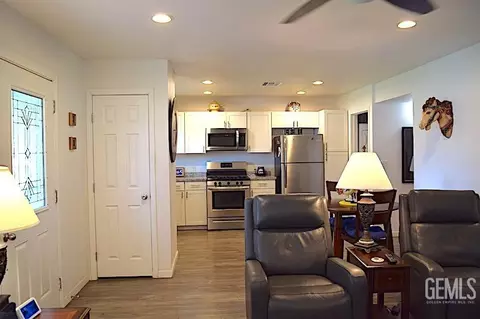 1401 Pebble Beach Dr, Bakersfield, CA 93309 photo 6