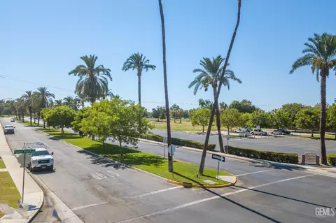 1401 Pebble Beach Dr, Bakersfield, CA 93309 photo 39
