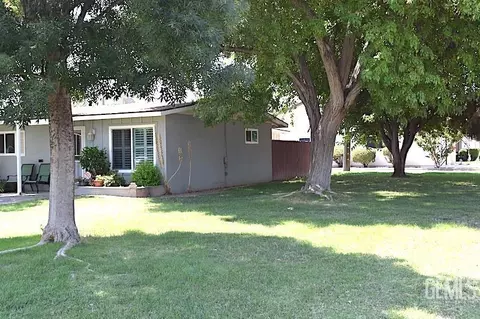 1401 Pebble Beach Dr, Bakersfield, CA 93309 photo 2