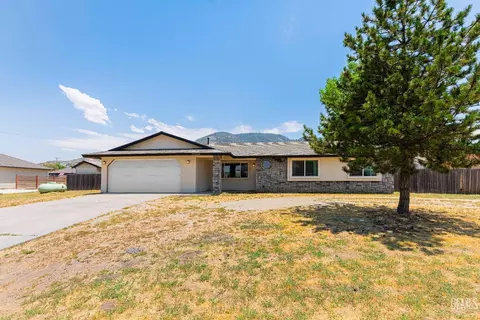 27420 Hialeah Dr, Tehachapi, CA 93561 photo 1