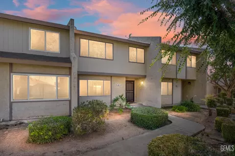 930 Olive Dr #22, Bakersfield, CA 93308