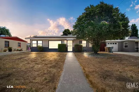 2008 Airport Dr, Bakersfield, CA 93308