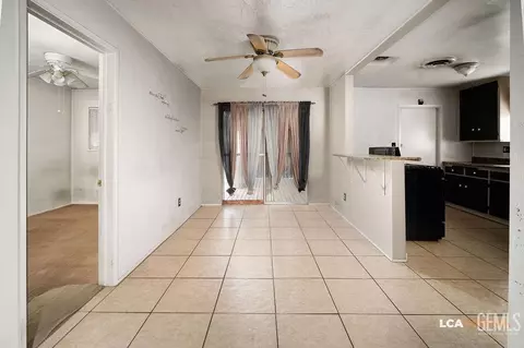 Other - 602 B St, Taft, CA 93268 photo 2 of 4