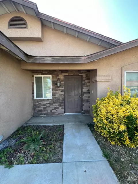 485 Ryan Dr, Shafter, CA 93263 photo 2