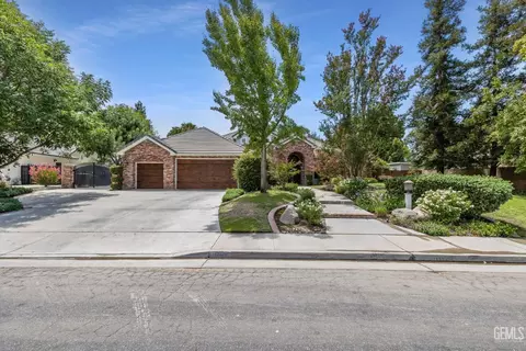 8709 Dinard Pl, Bakersfield, CA 93311