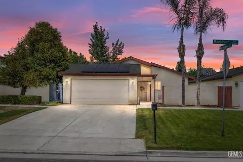 5608 Moonlight Way, Bakersfield, CA 93309