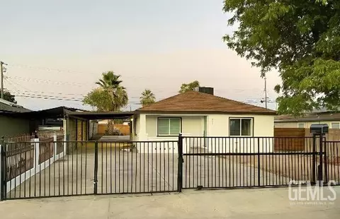 211 Augusta St, Bakersfield, CA 93307