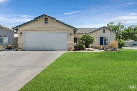 9625 Ravenwood Dr, Bakersfield, CA 93312